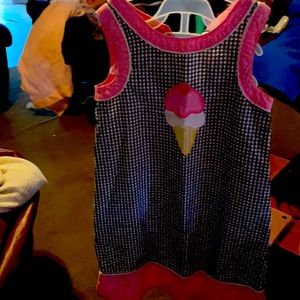 Cute little girls casual dress worn once.